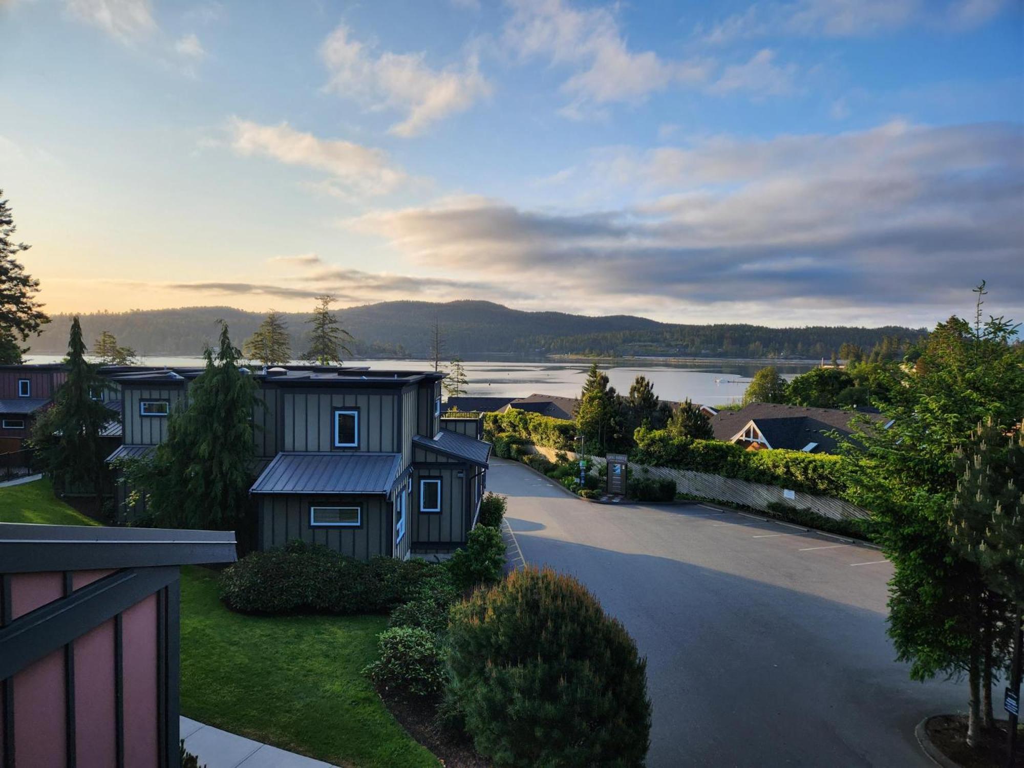 Sheringham Townhouse - Sooke Esterno foto