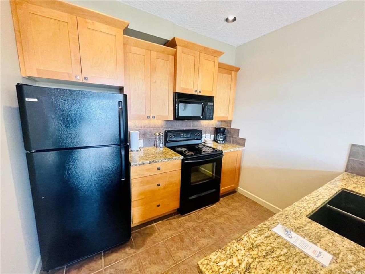 Sheringham Townhouse - Sooke Esterno foto